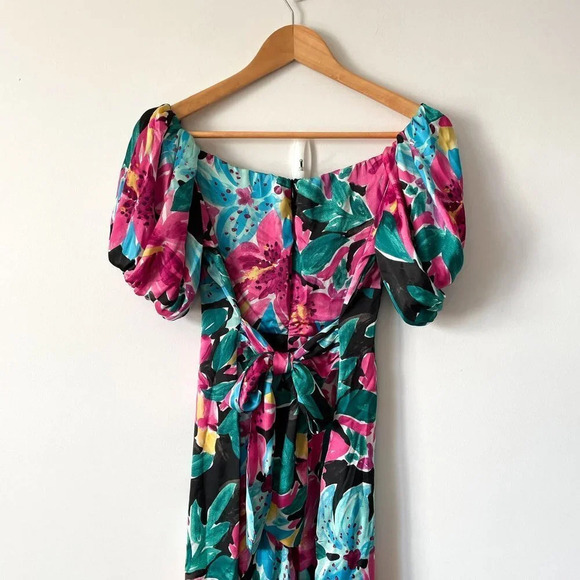 Zara Floral Print Satin Like Jumpsuit Puff Sleeve Size Medium Blogger Fave - Picture 9 of 14